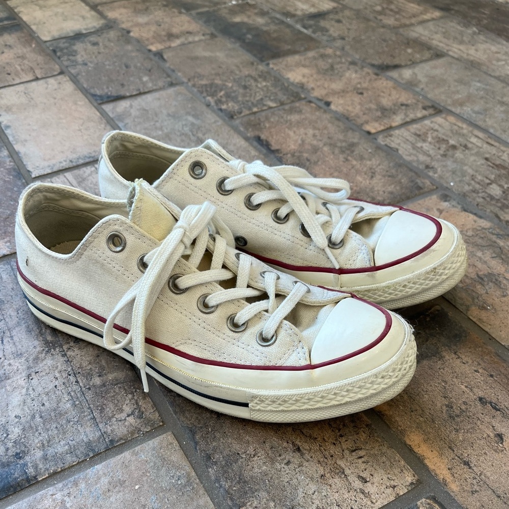 COPY - Converse Chuck 70 low top in parchment size 6 men’s or 8 women’s